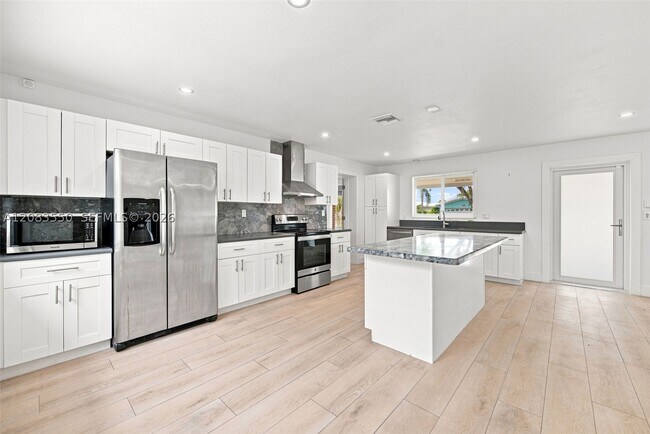 807 SE 9th St