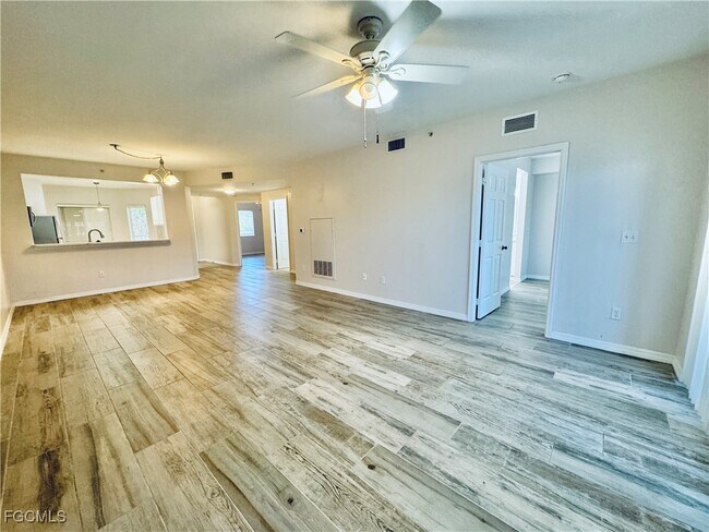 Photo - 10000 Maddox Ln Unit 223