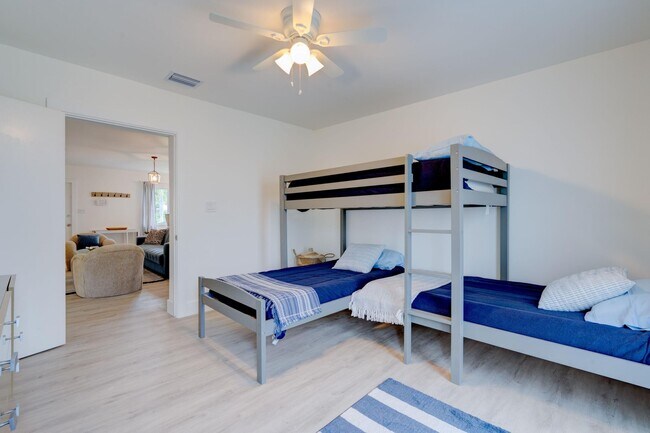 Photo - 1036 Coral Dr