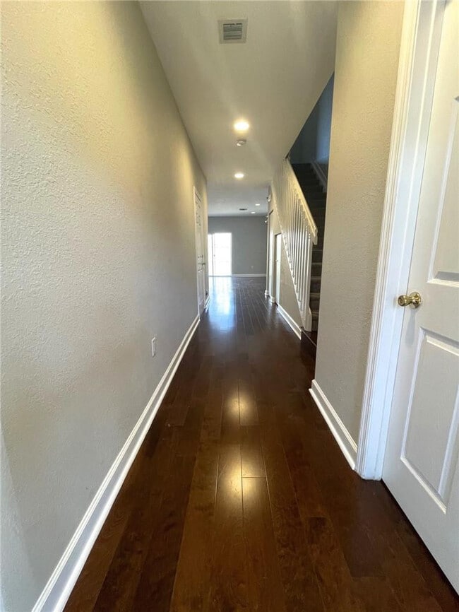 Photo - 19 SE 3rd Ave