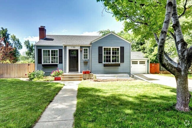 Building Photo - Beautiful 4 Bedroom 2 Bath Single Family H... Rental