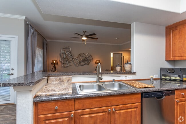 2BR, 2BA - 1280 SF