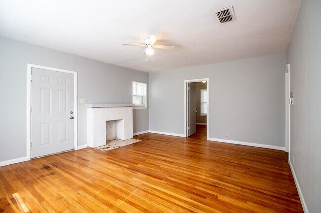 Photo - 1913 25th St