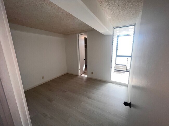 Photo - Fairway House: Newly Renovated.  2 bedroom... Unit 10B
