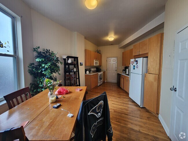 Building Photo - 2236 N California Ave Unit 3 Rental