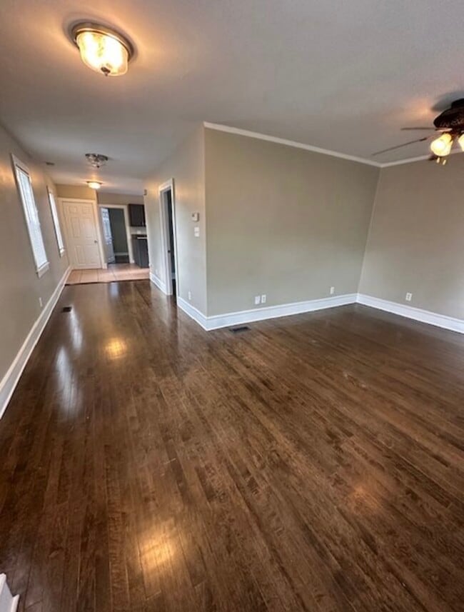 Photo - 310 W Scott St