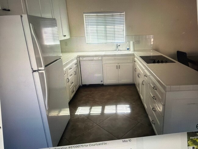 Photo - 1403 E Chalynn Ave