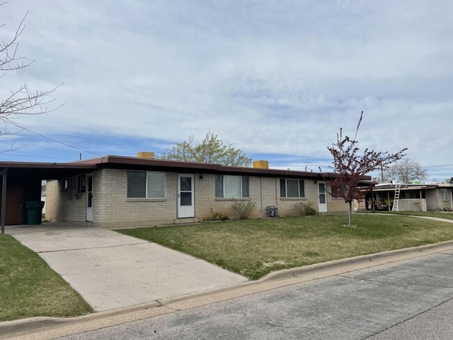 Building Photo - 5300 5300 S St Unit 2347 W 5300 S