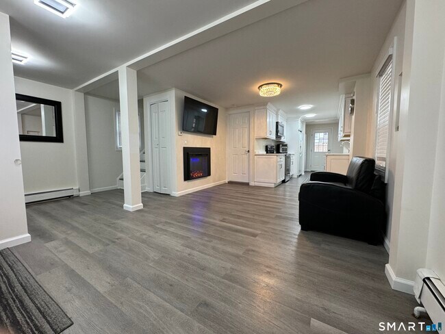 Photo - 19 Benham Ave