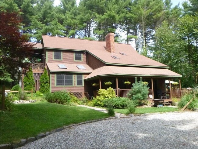 Building Photo - 115 Jackson Schoolhouse Rd