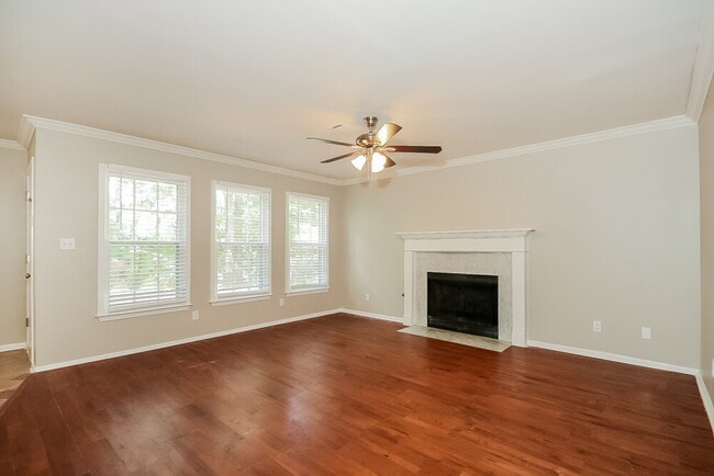 Photo - 492 Ivey Ct