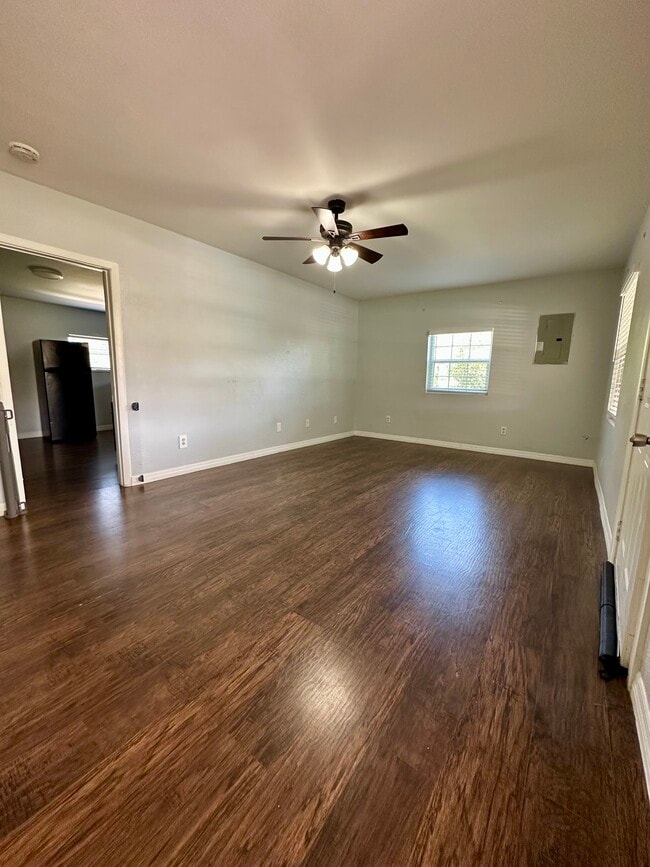 Photo - 2229 E Welch Rd
