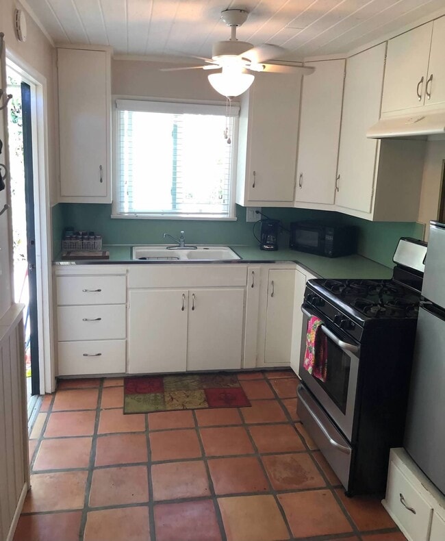 Photo - 110 W El Portal