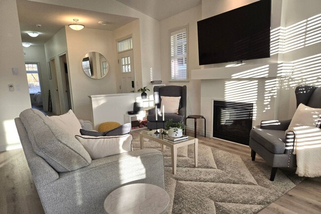 Photo - 2450 Radio Tower Rd Unité SI ID1522009P