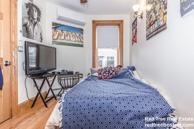 Photo - 16 S Russell St Unit 4