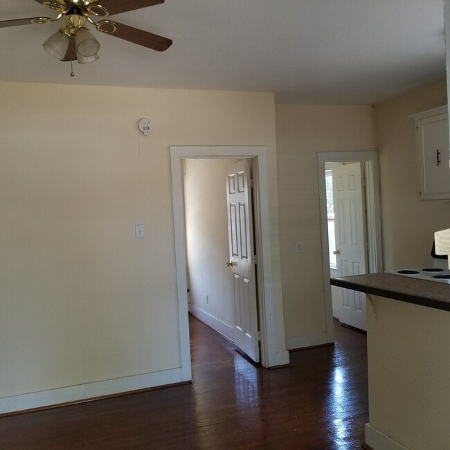 Photo - 403 W 4th St Unit none