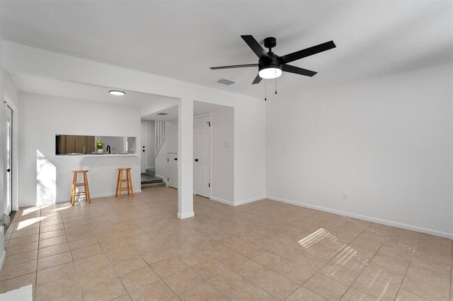 Photo - 6909 Woodhue Dr