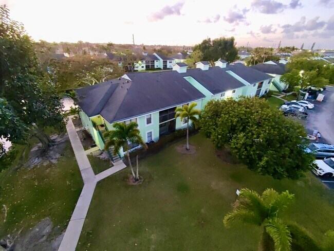 Photo - 3973 NW 87th Ave Unidad 3973