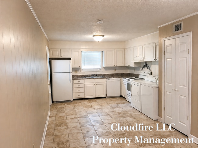 Photo - 232 James Cir Unit 232