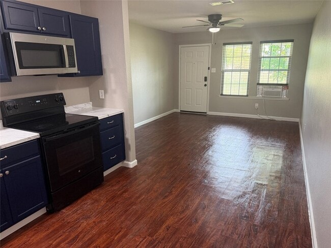 412 Conveyor Dr