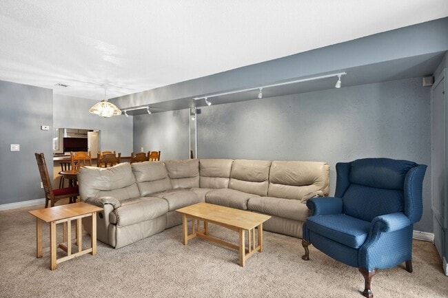 Photo - 2 Bedroom Condo Sleeps 8 for Long Term Rent