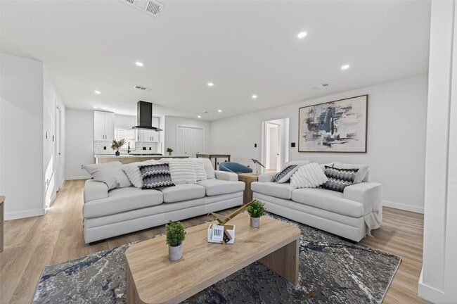 Photo - 6621 Jason St