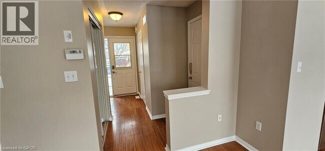 Photo - 35 Nancroft Crescent