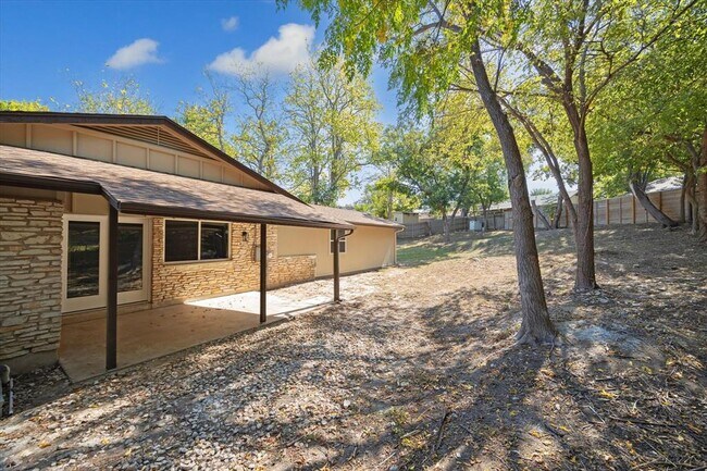 Photo - 1311 Warrington Dr