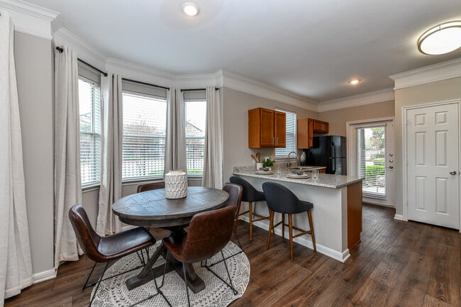 Building Photo - Artesian on Westheimer Rental