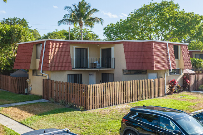 Primary - Banyan Lake Apartments