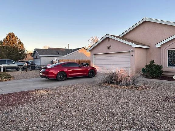 Photo - "Charming 3-Bed Oasis with 2 Baths in Los Lunas – 1216 Sq Ft of Cozy Living!"