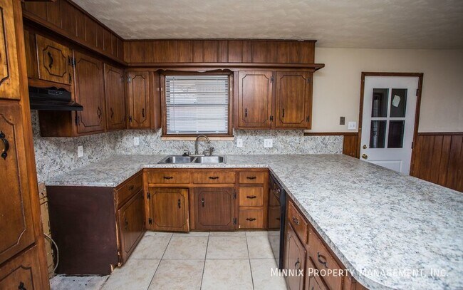 Photo - 4905 10th St