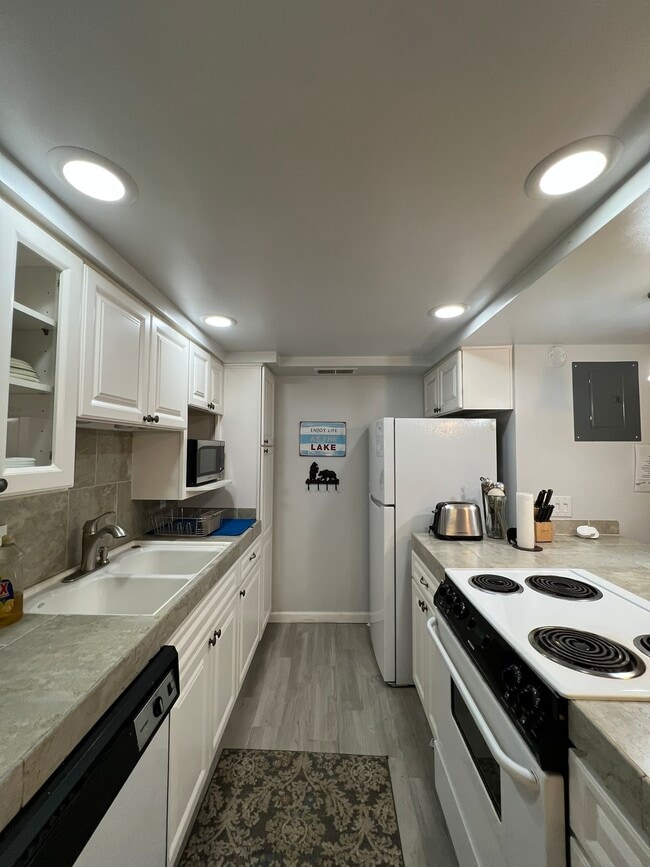 Photo - 1120 Herbert Ave