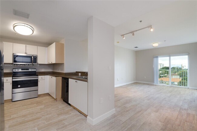 Building Photo - 2280 SW 32nd Ave Unit 607 Rental