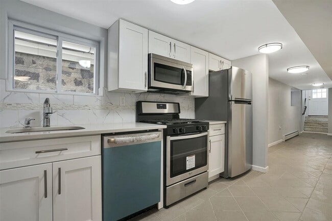 Building Photo - 126 75th St Unit 1