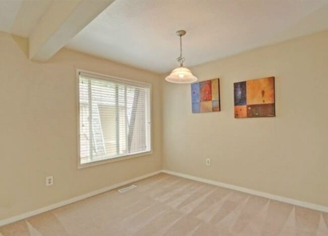 Photo - 2Bd/1.75Ba Kirkland Condo