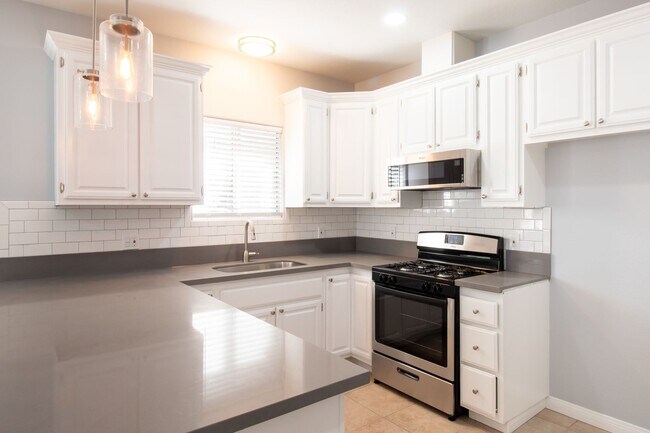 Photo - 1116-1122 E 1st Street Unit 1120