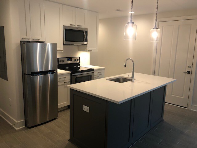 Kitchen - 1301 D St SE Unit 1