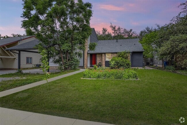 Building Photo - 6807 Woodhue Dr Rental