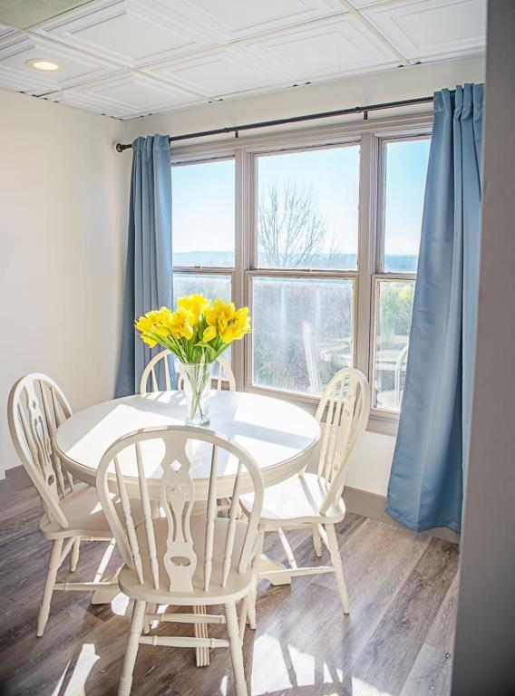 Photo - 2500 Executive Park Dr NW