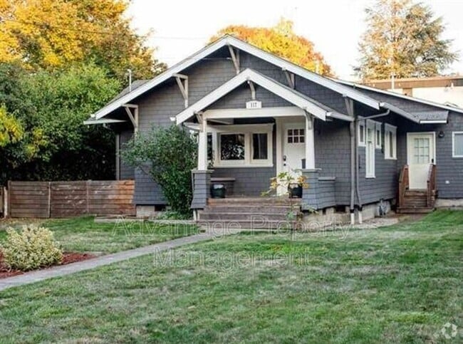 Building Photo - 117 NW 11th St Rental