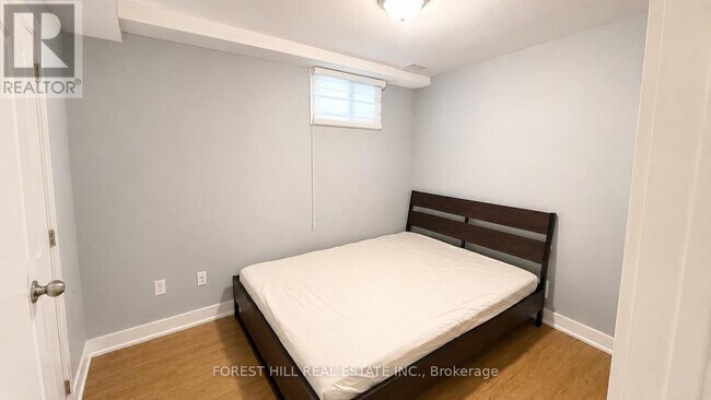 Photo - 634 Shaw St