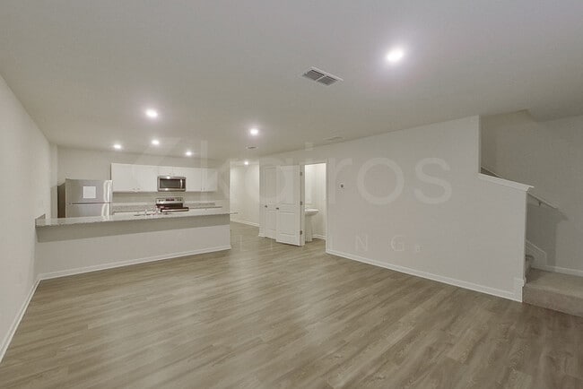 Photo - 332 Ironwood Ct