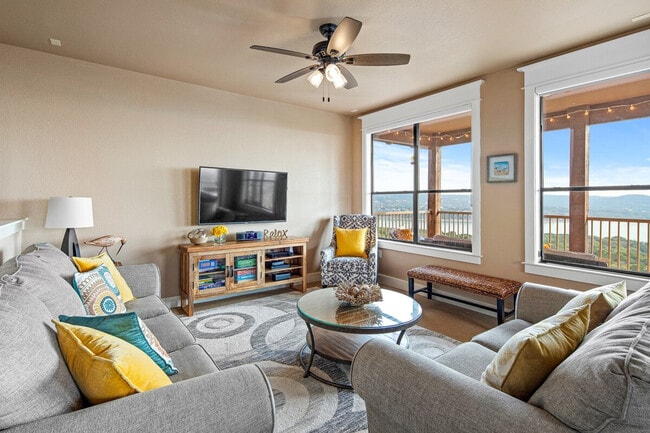 Building Photo - 18016 Edgewood Way Unit SI ID1521780P