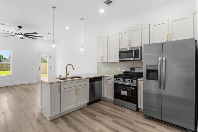 Photo - 4412 Alvin St