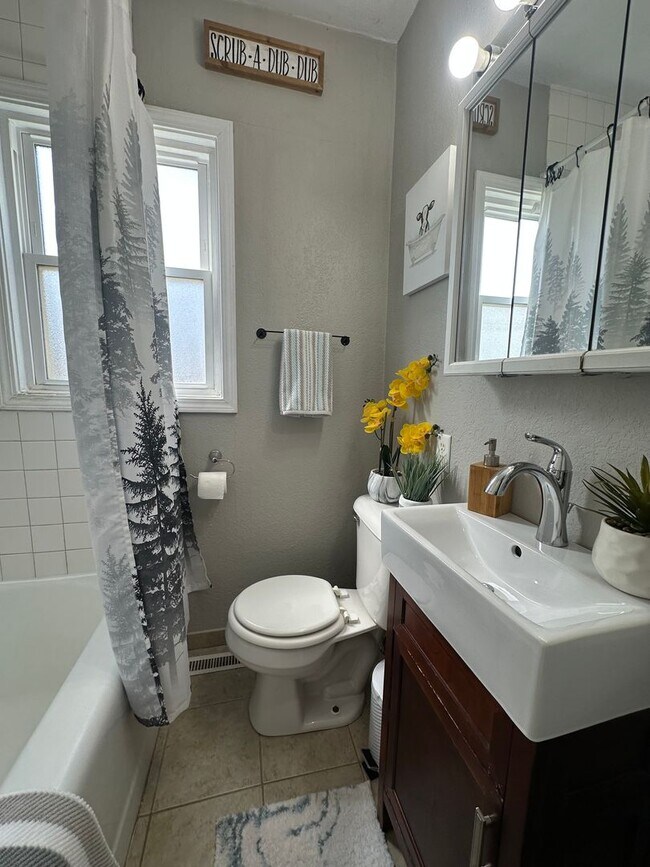Photo - 2 bedroom, 1 bath home for rent in Evansdale
