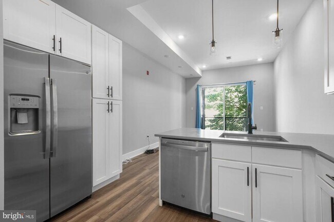 Building Photo - 910 N 17th St Unit 2