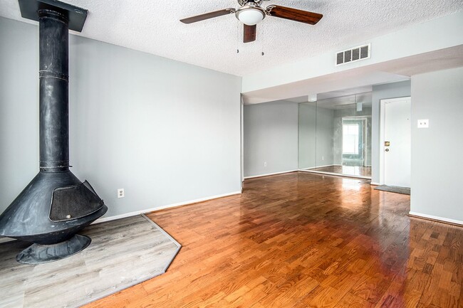 Photo - 3085 Walnut Bend Ln