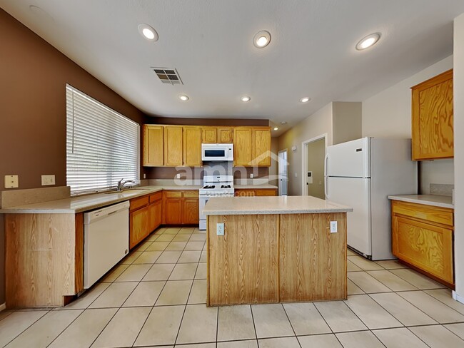 Photo - 1330 Summer Dawn Ave