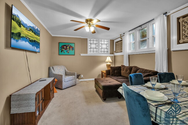 Building Photo - Furnished 2-Bedroom Apartment near Elmwood Village Unit 2